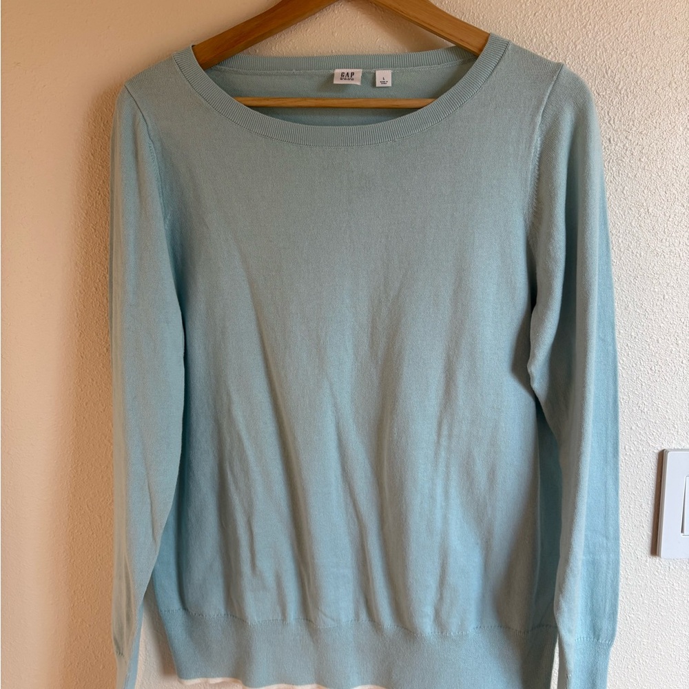 NWT GAP Women's Soft Blue Crew Neck Sweater